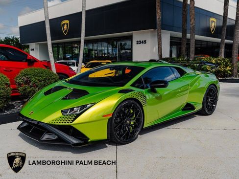 Used 2023 Lamborghini Huracan STO RWD image 1