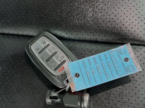 Used 2024 Chrysler Pacifica Touring-L image 36