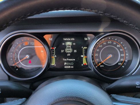 Used 2022 Jeep Wrangler Unlimited Sport image 32