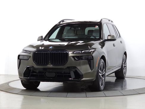 Used 2026 BMW X7 xDrive40i w/ Executive Package AWD/4WD image 3