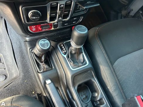 Used 2021 Jeep Gladiator Mojave AWD/4WD image 9