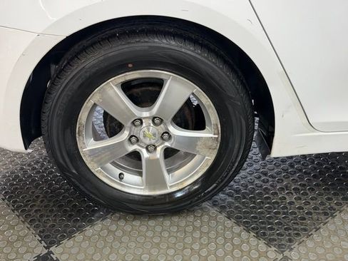 Used 2014 Chevrolet Cruze LT image 13