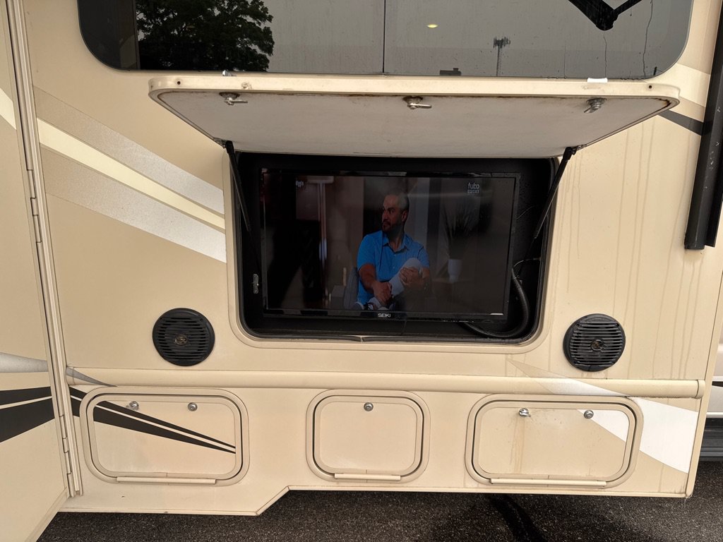 Used 2016 Ford E-450 and Econoline 450 Super Duty w/ Motorhome Prep Package RWD image 45