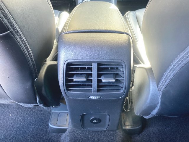 Used 2025 Ford Escape Platinum AWD/4WD image 21