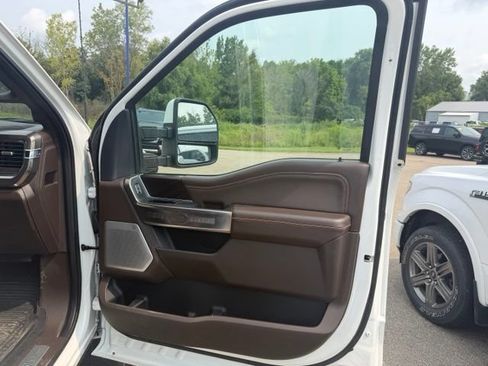 Used 2023 Ford F250 King Ranch AWD/4WD image 11