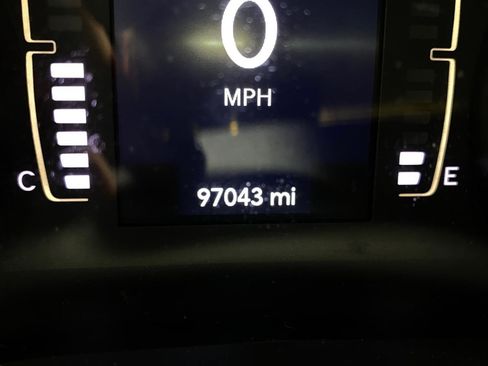 Used 2020 Jeep Cherokee Latitude Plus w/ Cold Weather Group AWD/4WD image 11