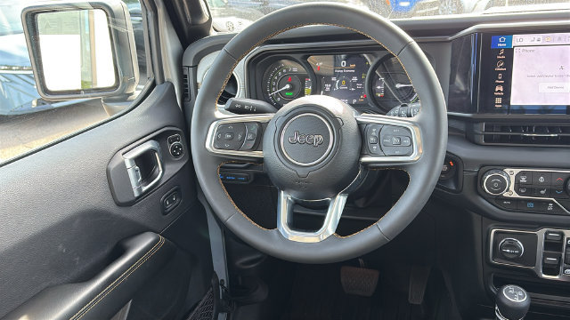 Used 2024 Jeep Wrangler Unlimited Sahara w/ Safety Group AWD/4WD image 21