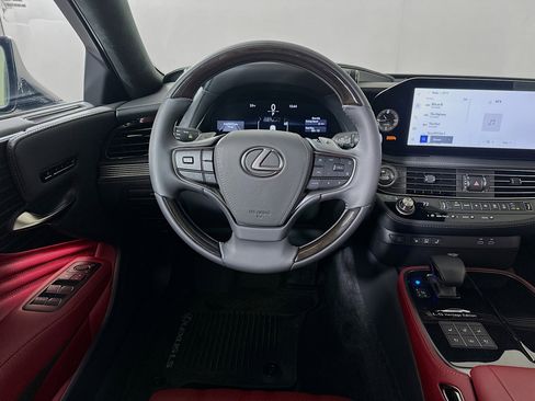 Used 2026 Lexus LS 500 AWD w/ Accessory Package (2T) image 22