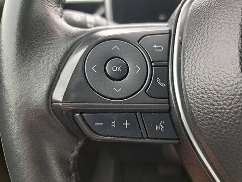 Used 2025 Toyota Corolla Cross XLE FWD image 14