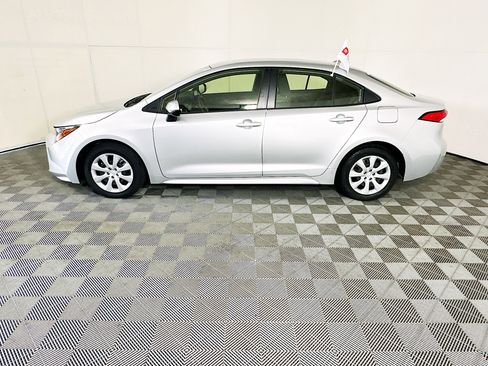 Used 2023 Toyota Corolla LE FWD image 6