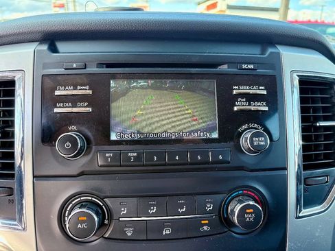 Used 2018 Nissan Titan SV AWD/4WD image 15
