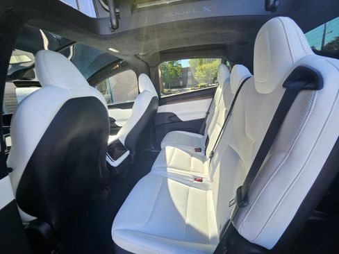 Used 2023 Tesla Model X image 59