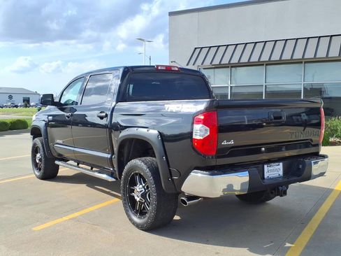 Used 2018 Toyota Tundra SR5 w/ SR5 Upgrade Package AWD/4WD image 4