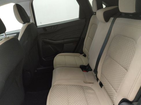 Used 2022 Ford Escape SE FWD image 18