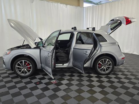 Used 2025 Audi SQ5 Premium Plus w/ Premium Plus Package image 12