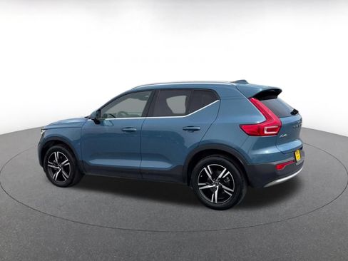 Used 2024 Volvo XC40 B5 Core AWD/4WD image 10