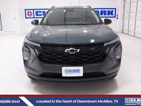 New 2026 Chevrolet Trax LT FWD image 2