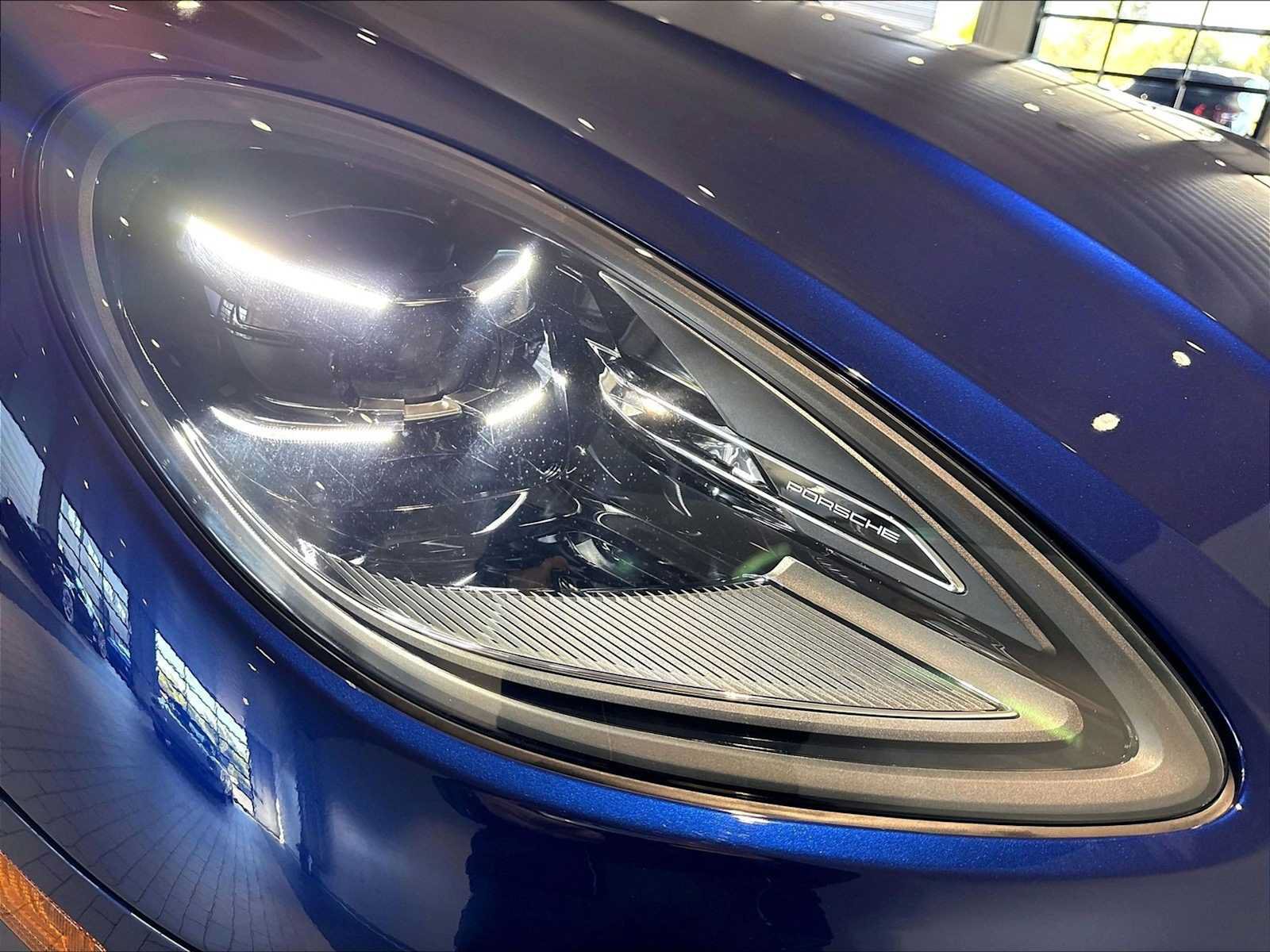 Used 2026 Porsche Macan AWD/4WD image 15