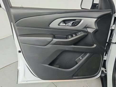 Certified 2023 Chevrolet Traverse LT FWD image 16