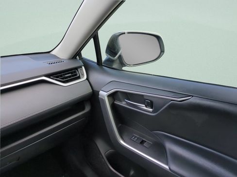 Used 2023 Toyota RAV4 XLE FWD image 10