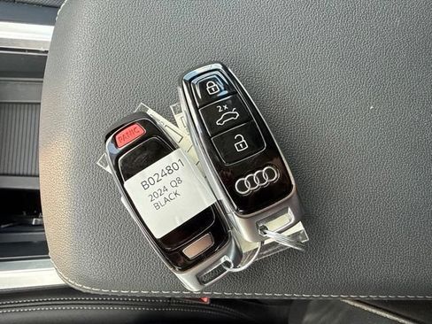 Used 2024 Audi Q8 e-tron Premium Plus w/ Premium Plus Package AWD/4WD image 25