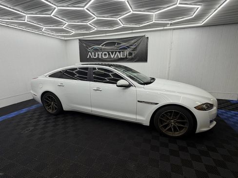 Used 2016 Jaguar XJ L Portfolio AWD/4WD image 2
