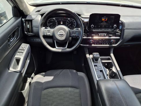 Used 2024 Nissan Pathfinder SV FWD image 32