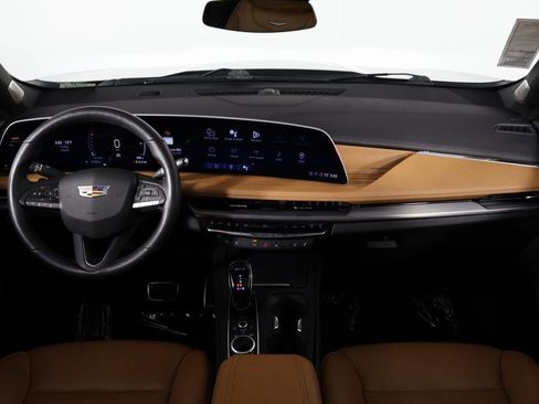 Used 2024 Cadillac XT4 Sport FWD image 8