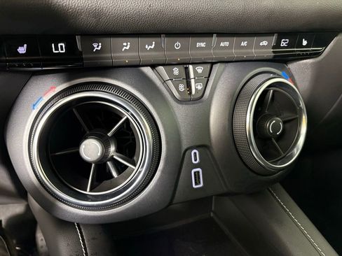 Used 2025 Chevrolet Blazer LT image 34