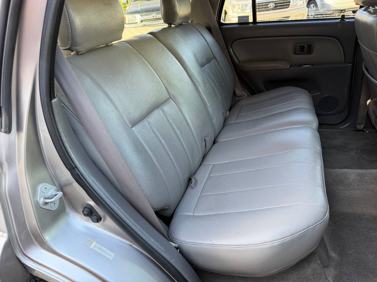 Used 2002 Toyota 4Runner SR5 w/ Sport Edition RWD image 16