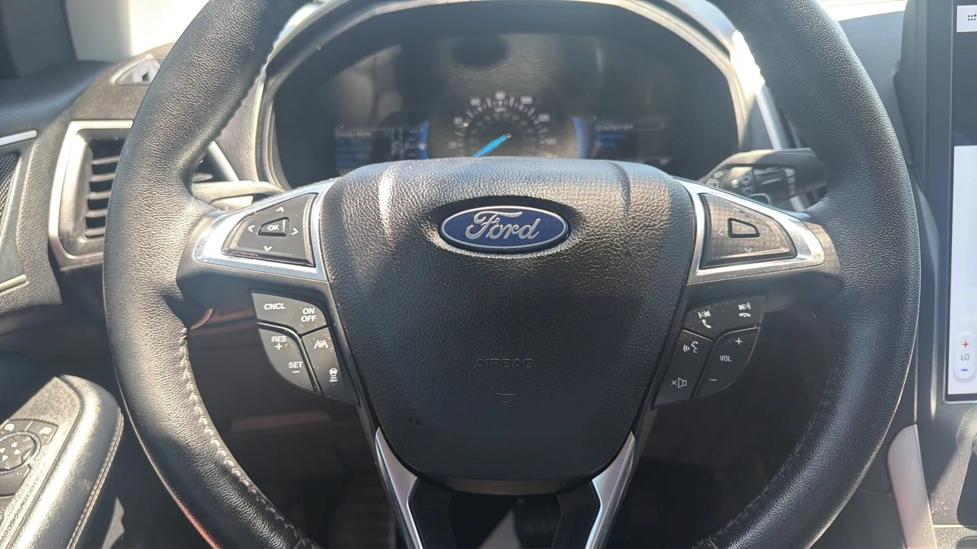 Used 2022 Ford Edge SEL w/ Sport Appearance Package AWD/4WD image 13