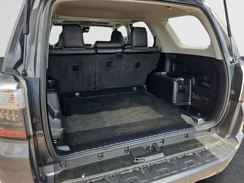 Used 2021 Toyota 4Runner SR5 Premium w/ Moonroof Package RWD image 9