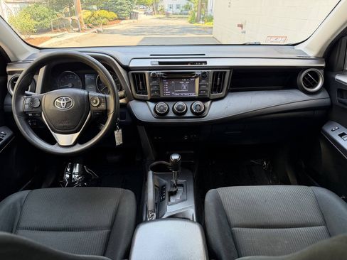 Used 2018 Toyota RAV4 LE w/ All Weather Liner Package AWD/4WD image 18