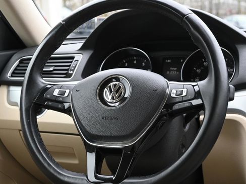 Used 2019 Volkswagen Passat 2.0T Wolfsburg w/ Wheels & Sunroof Package image 25