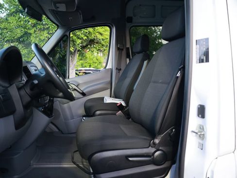 Used 2018 Mercedes-Benz Sprinter 3500 image 17
