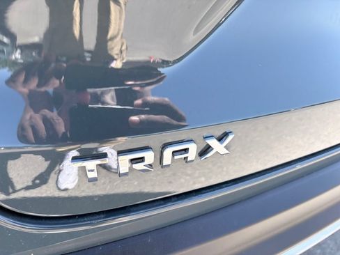 Used 2025 Chevrolet Trax LT FWD image 27