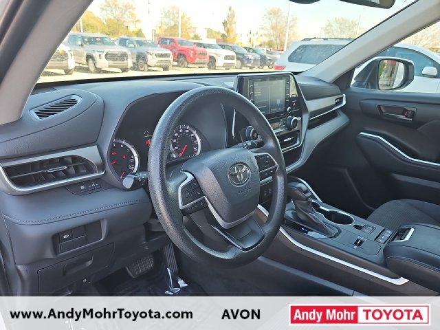 Certified 2022 Toyota Highlander L FWD image 9