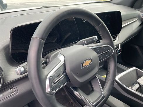Used 2025 Chevrolet Equinox LT w/ Safety and Technology Package FWD image 8