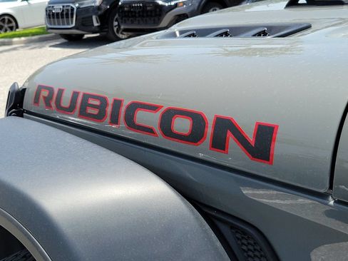 Used 2023 Jeep Wrangler Unlimited Rubicon w/ Cold Weather Group AWD/4WD image 8