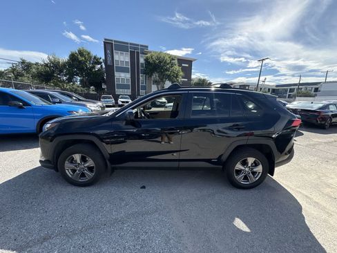 Used 2024 Toyota RAV4 LE AWD/4WD image 3