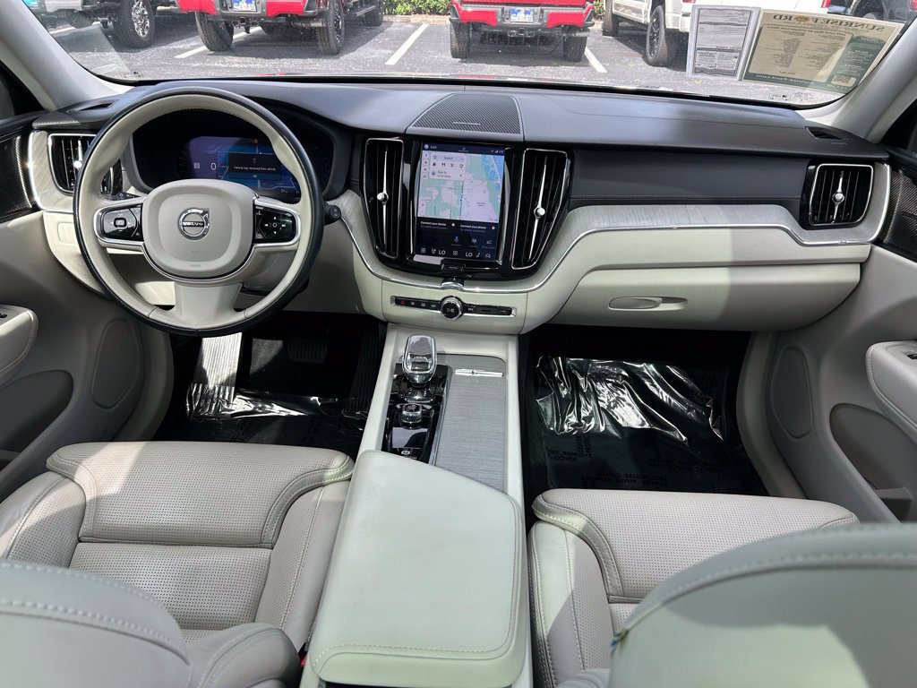Used 2023 Volvo XC60 B5 Ultimate w/ Climate Package AWD/4WD image 10