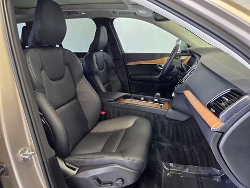 Certified 2023 Volvo XC90 B6 Plus AWD/4WD image 27