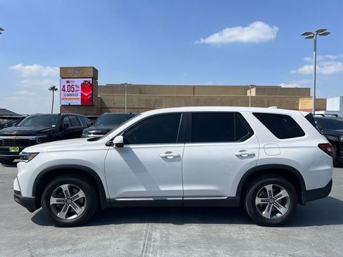 Used 2025 Honda Pilot EX-L image 8