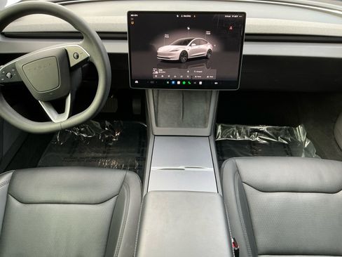 Used 2024 Tesla Model 3 Standard Range image 11