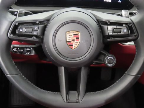 Certified 2026 Porsche Cayenne E-Hybrid Coupe AWD/4WD image 19