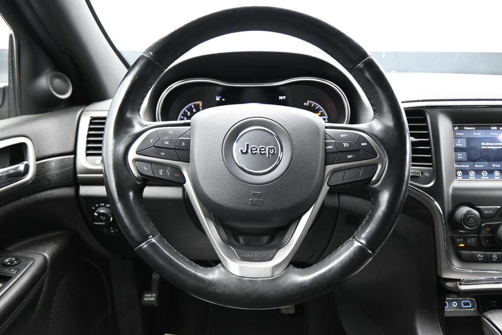 Used 2019 Jeep Grand Cherokee Laredo w/ Security & Convenience Group AWD/4WD image 15