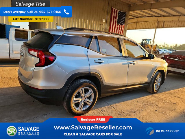 Used 2022 GMC Terrain SLE w/ Driver Convenience Package FWD image 4