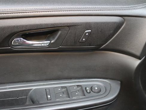 Used 2015 Chevrolet Traverse LT AWD/4WD image 17