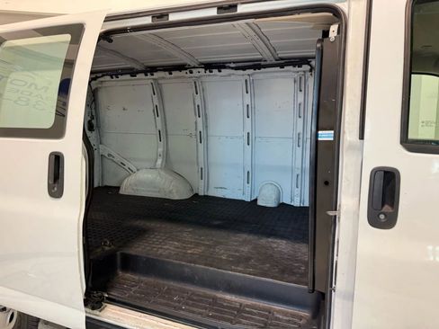 Used 2019 Chevrolet Express 2500 w/ Driver Convenience Package image 25