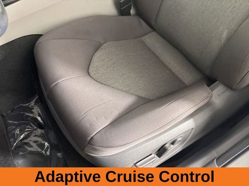 Used 2018 Toyota Camry L image 11